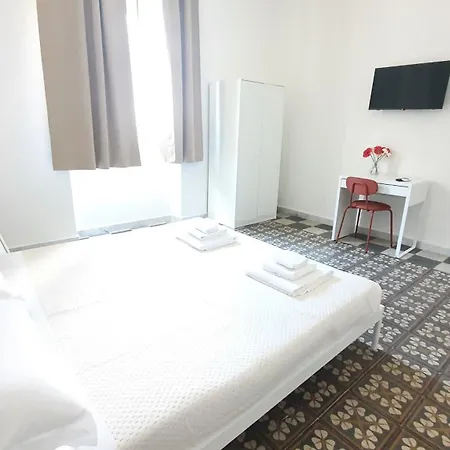 Domus 9 - Centro * バーリ