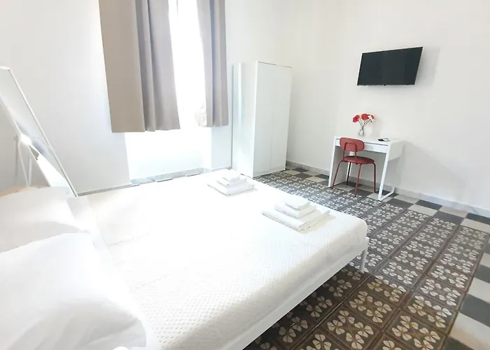 Domus 9 - Centro * Бари