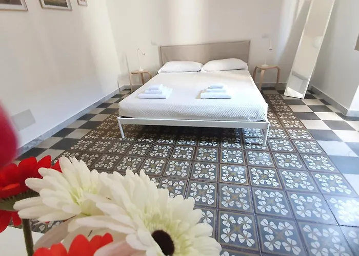 Domus 9 - Centro * Бари